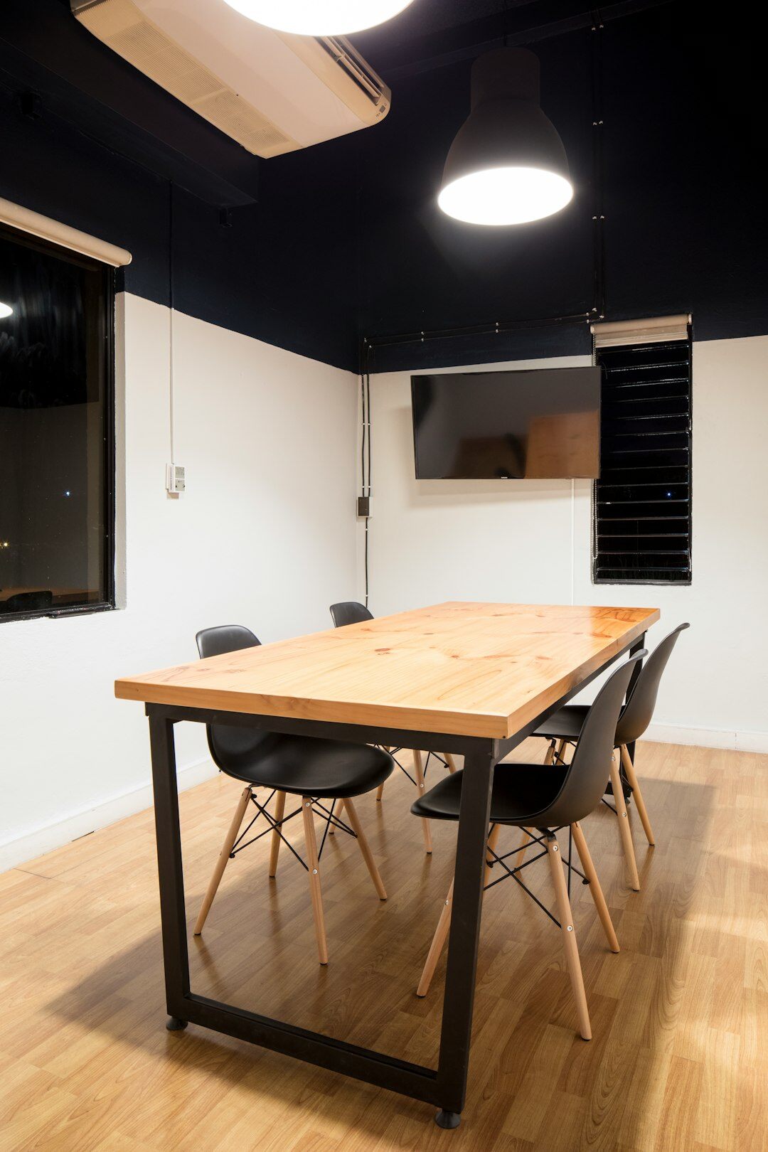 peaceful meeting room
